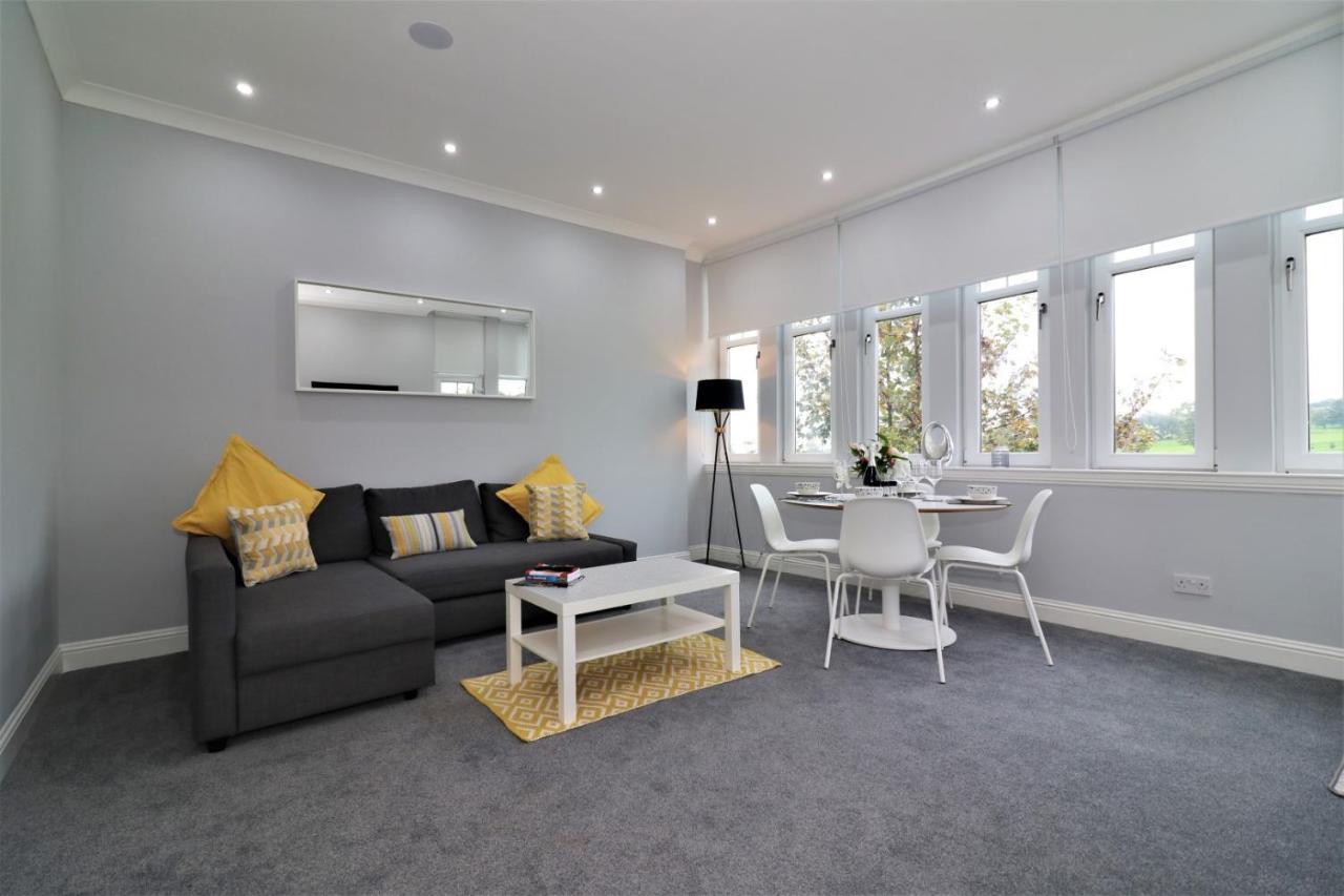 Signature - Greenlees Clubhouse Glasgow Buitenkant foto