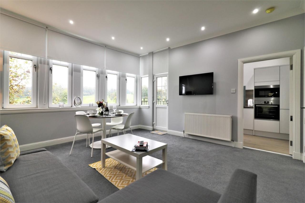 Signature - Greenlees Clubhouse Glasgow Buitenkant foto